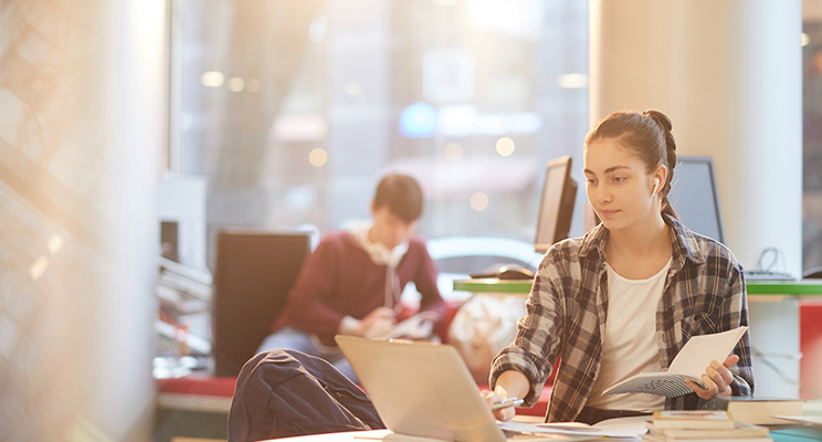 ¿Estudiar Una Carrera En La Universidad Es Importante?